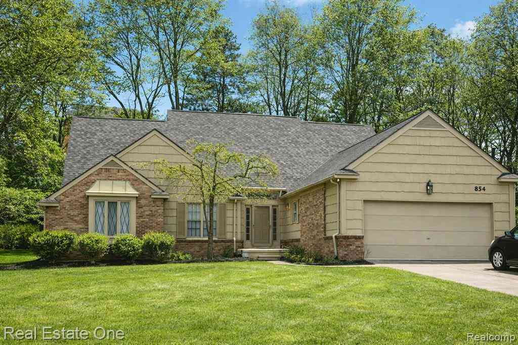 Homes For Sale - 854 River Bend Drive <br/> Rochester, MI 48307