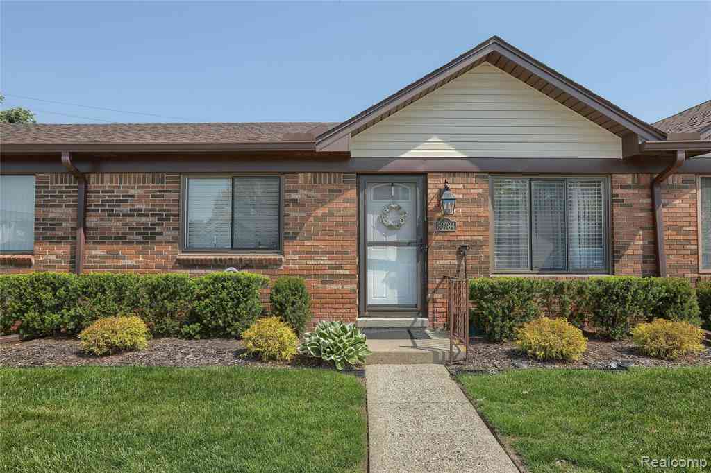 Condo For Sale - 30784 Quinkert Street <br/> Macomb County, Roseville, MI 48066