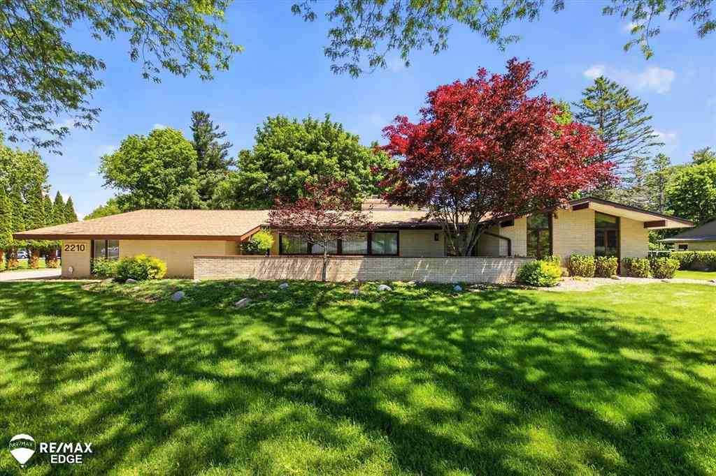 Homes For Sale - 2210 N Sycamore Drive <br/> Genesee County, Burton, MI 48509