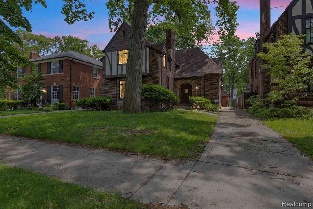 Homes For Sale - 19510 Stratford Road <br/> Detroit, MI 48221