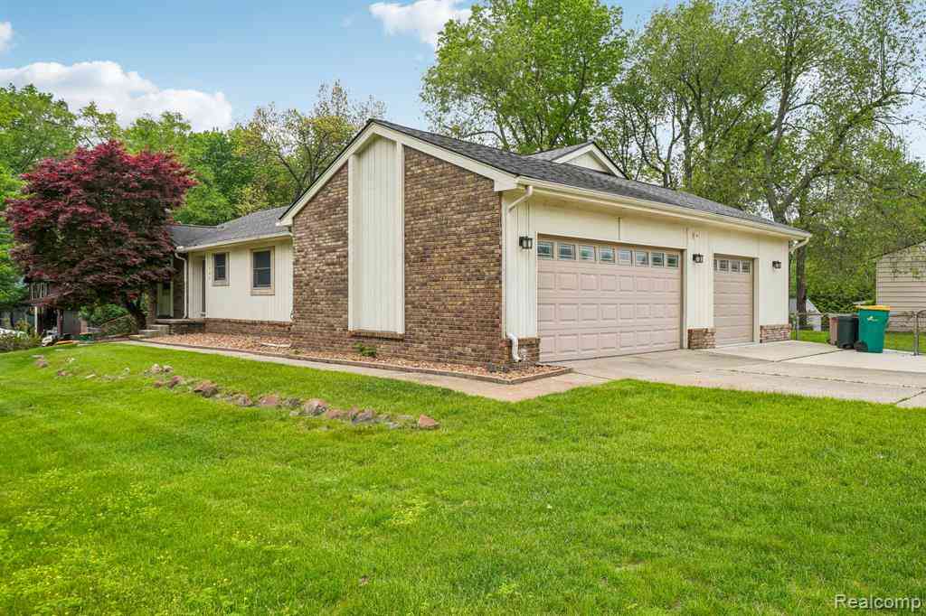Homes For Sale - 1397 Flamingo Street <br/> Oakland County, Wixom, MI 48393