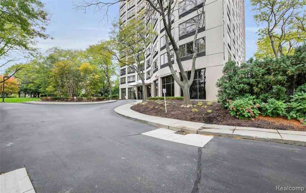 Condo For Rent - 5000 Towncenter Center  #607<br/> Southfield, MI 48075