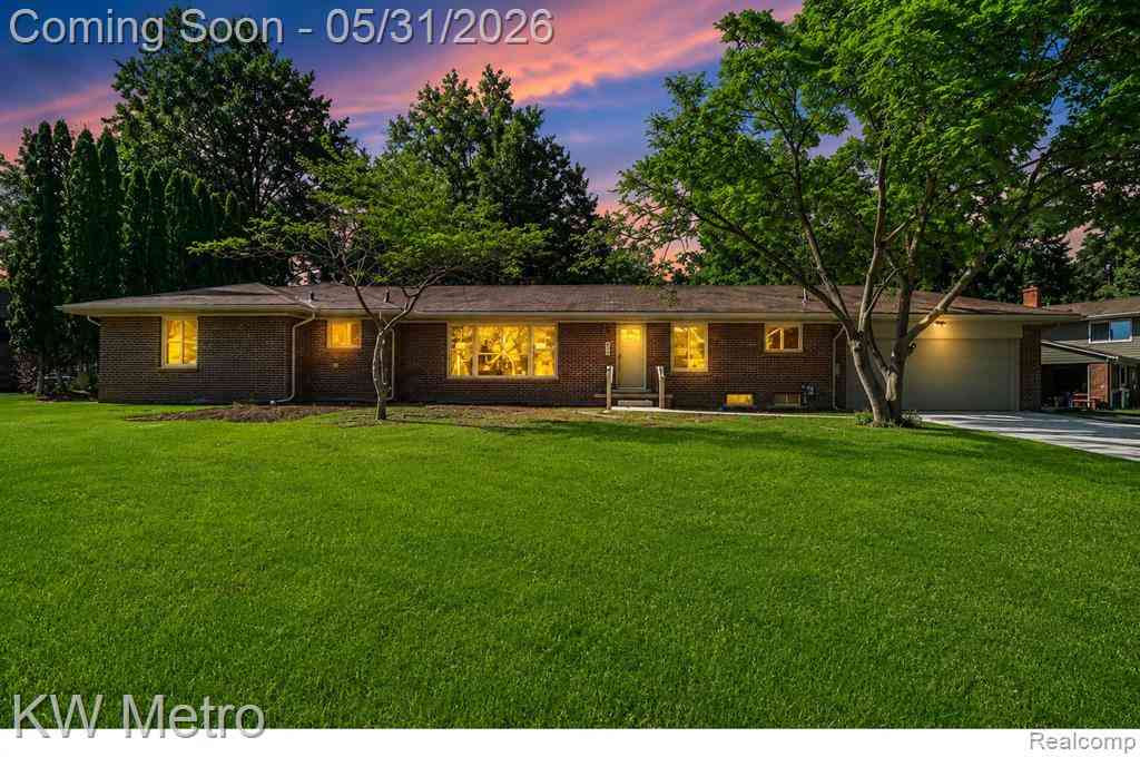 Homes For Sale - 36125 Paddleford Road <br/> Oakland County, Farmington, MI 48331