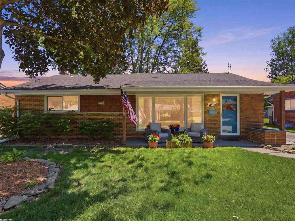 Homes For Sale - 32448 Saint Annes Drive <br/> Warren, MI 48092