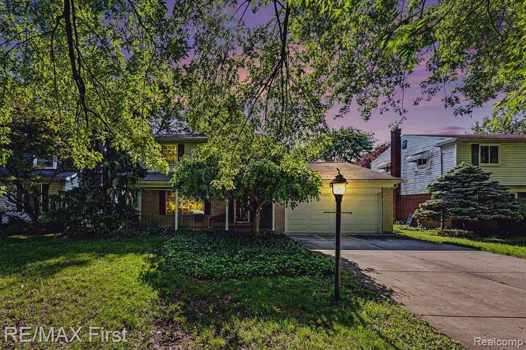 Homes For Sale - 60 Hillcrest Boulevard <br/> Ypsilanti, MI 48197