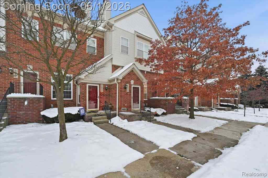 Condo For Sale - 1665 Campau Farms Circle <br/> Detroit, MI 48207