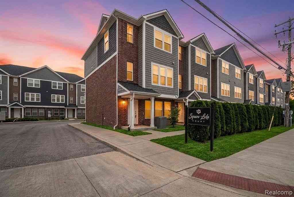 Condo For Sale - 2925 Square Lake Court  <br/> Troy, MI 48085