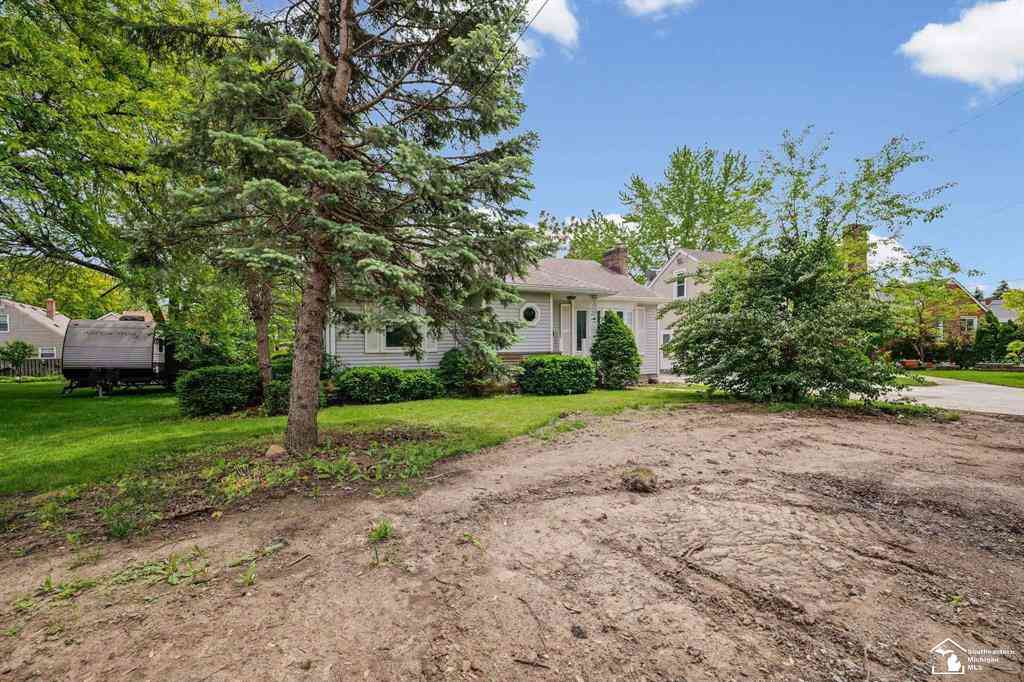 Homes For Sale - 15524 Parkwood Drive <br/> Monroe, MI 48161