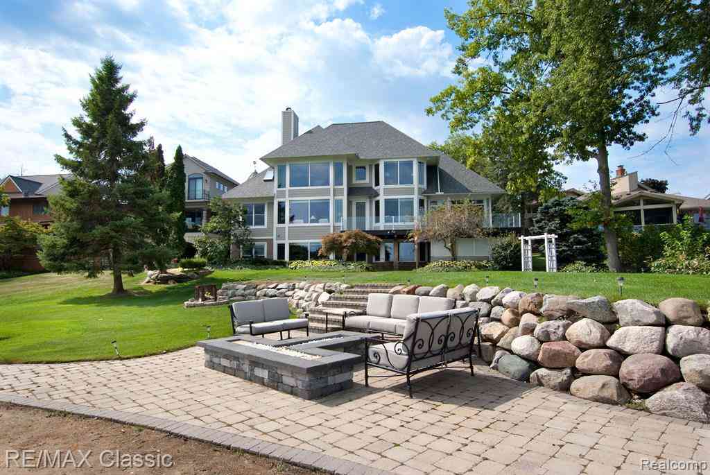 Homes For Sale - 826 Wolverine Drive <br/> Oakland County, Wolverine Lake, MI 48390
