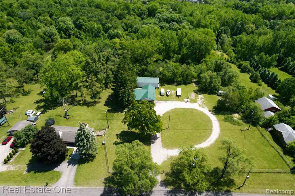 Homes For Sale - 1325 S Hospital Road <br/> Oakland County, Waterford, MI 48327