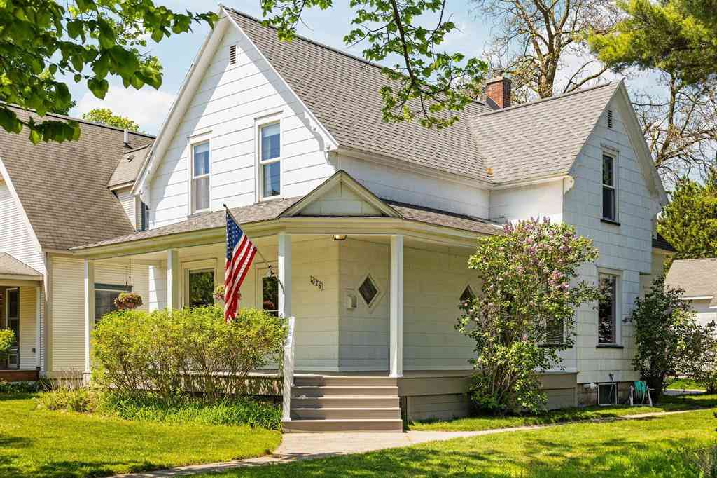 Homes For Sale - 1026 W Front Street <br/> Traverse City, MI 49684