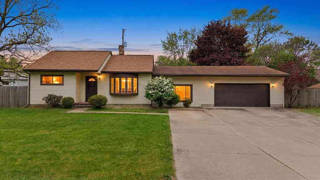 Homes For Sale - 3350 Pearl Drive <br/> Monroe, MI 48162
