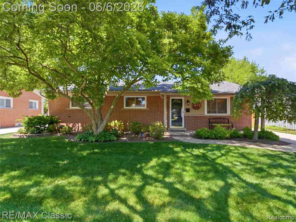 Homes For Sale - 41020 Greenbriar Lane <br/> Wayne County, Plymouth, MI 48170