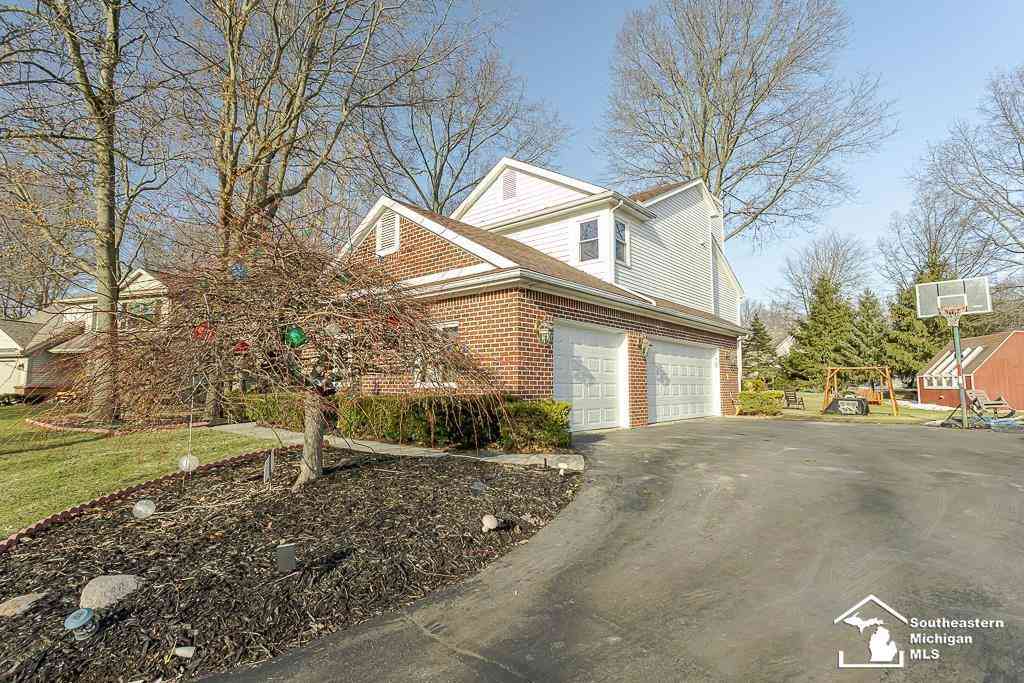 Homes For Sale - 6820 Stonegate Drive <br/> Temperance, MI 48182