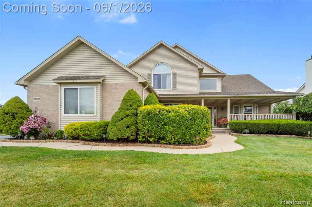 Homes For Sale - 25587 Winding Creek Drive <br/> New Boston, MI 48164