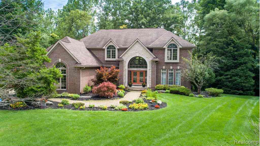 Homes For Sale - 29148 Bradmoor Court <br/> Oakland County, Farmington Hills, MI 48334