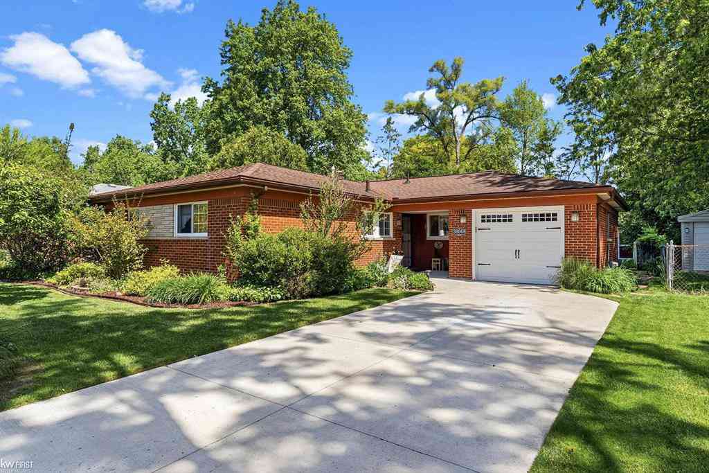 Homes For Sale - 30068 Astor Street <br/> Oakland County, Farmington Hills, MI 48334