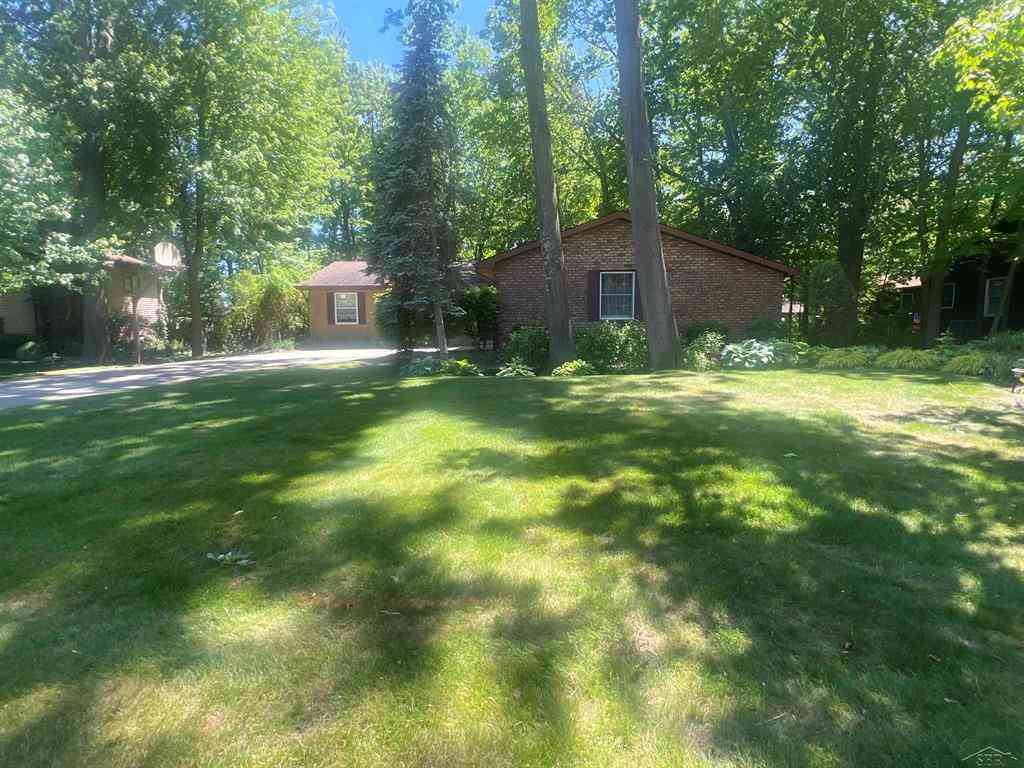 Homes For Sale - 4197 Scarlet Oak Drive <br/> Saginaw, MI 48603