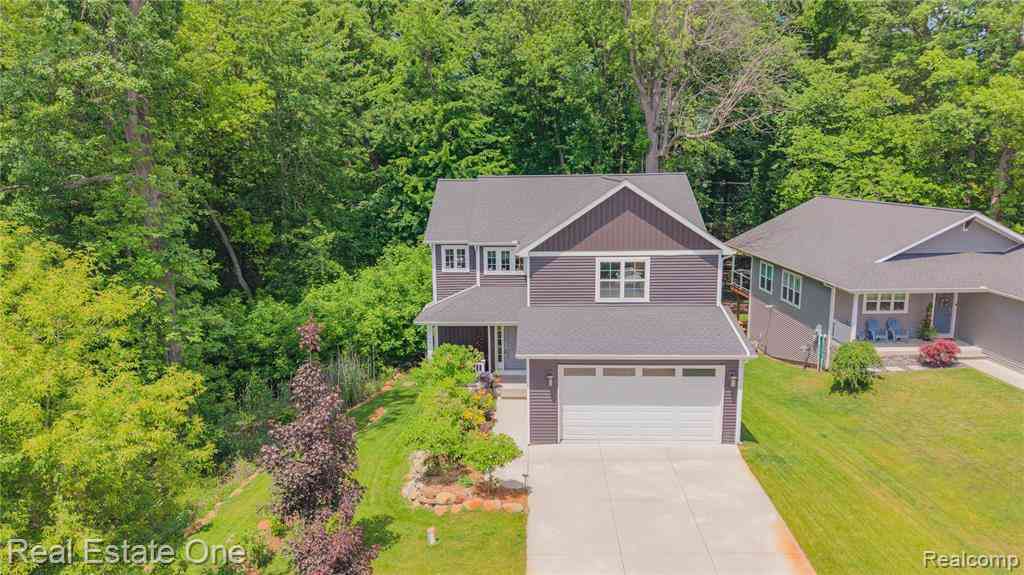 Homes For Sale - 3259 Rush Lake Road <br/> Pinckney, MI 48169