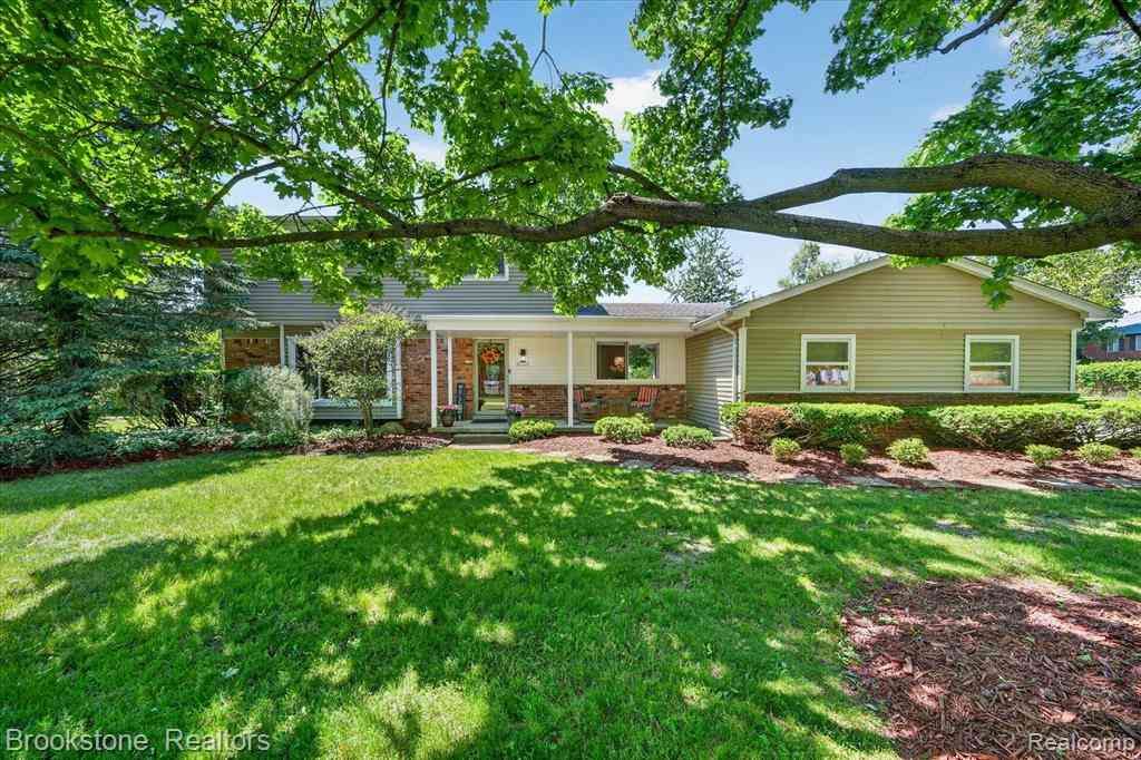 Homes For Sale - 30261 Ardmore Drive <br/> Oakland County, Farmington, MI 48334