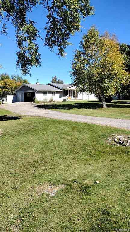 Homes For Sale - 9766 Amanda Drive <br/> Fowlerville, MI 48836
