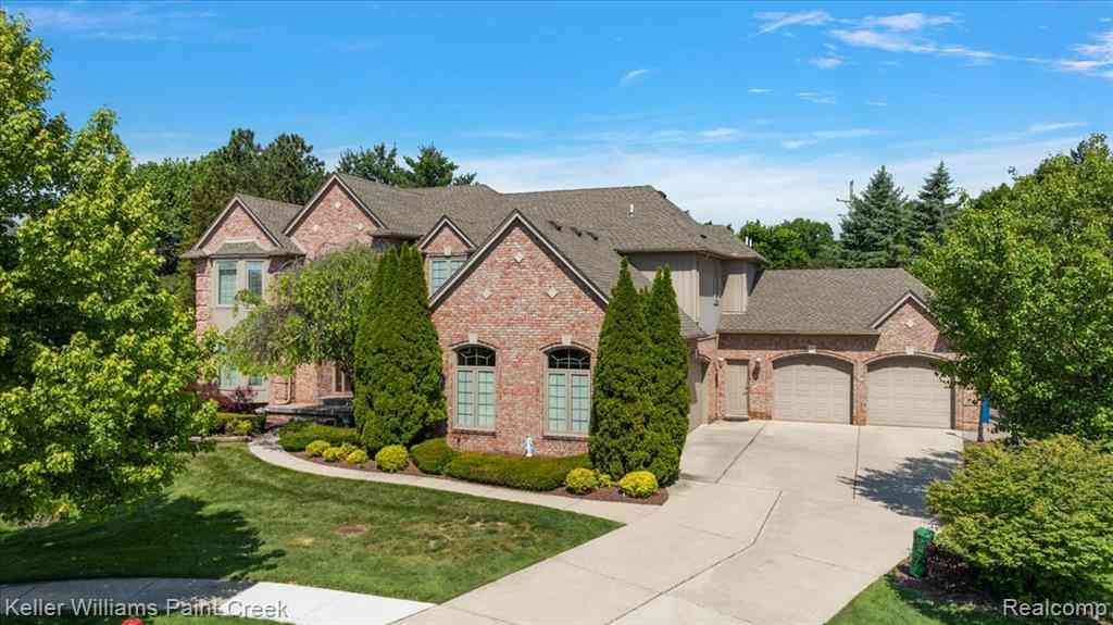 Homes For Sale - 13150 Rhea Court <br/> Utica, MI 48315