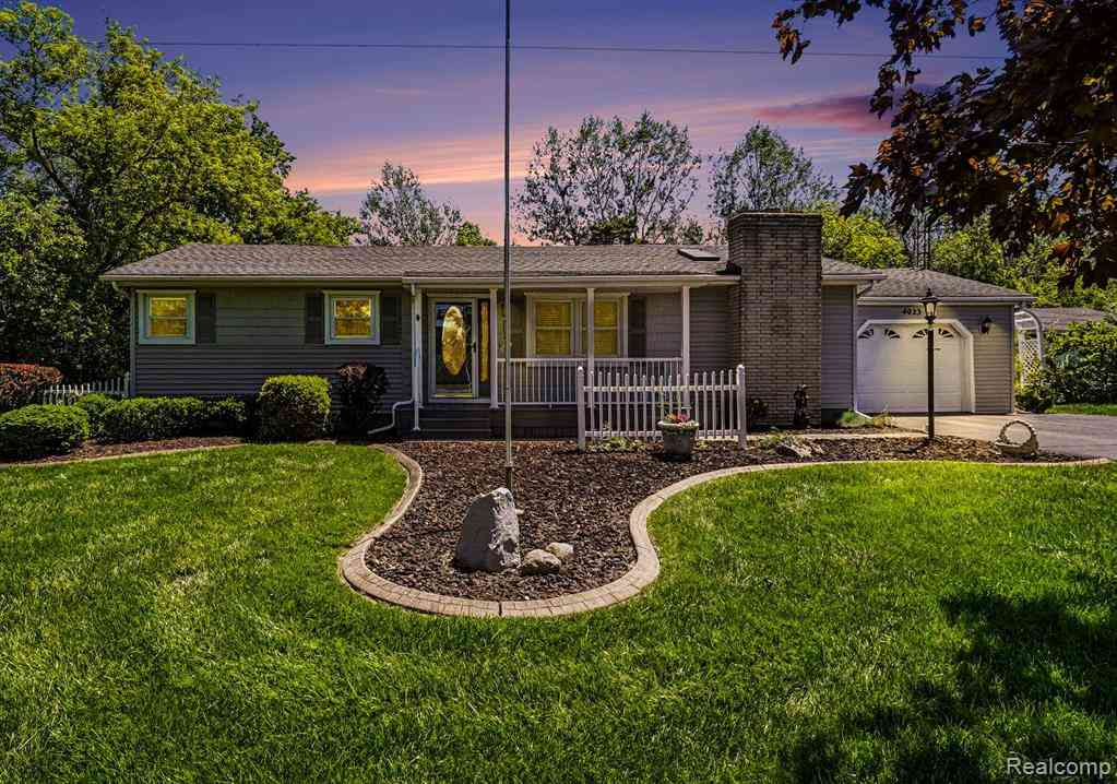 Homes For Sale - 4023 S Genesee Road <br/> Grand Blanc, MI 48439