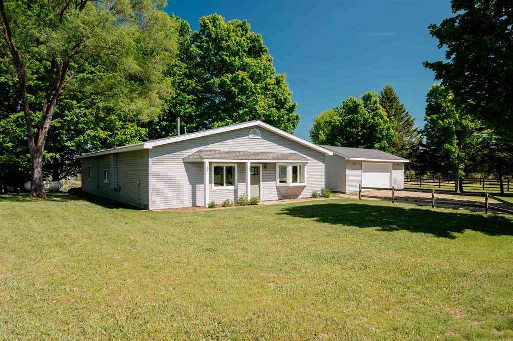 Homes For Sale - 5875 Knight Road <br/> Kingsley, MI 49649