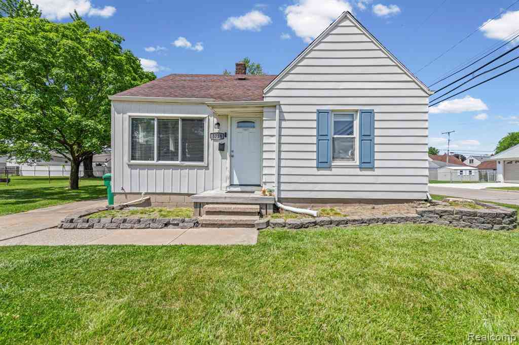 Homes For Sale - 5759 Deering Street <br/> Garden City, MI 48135