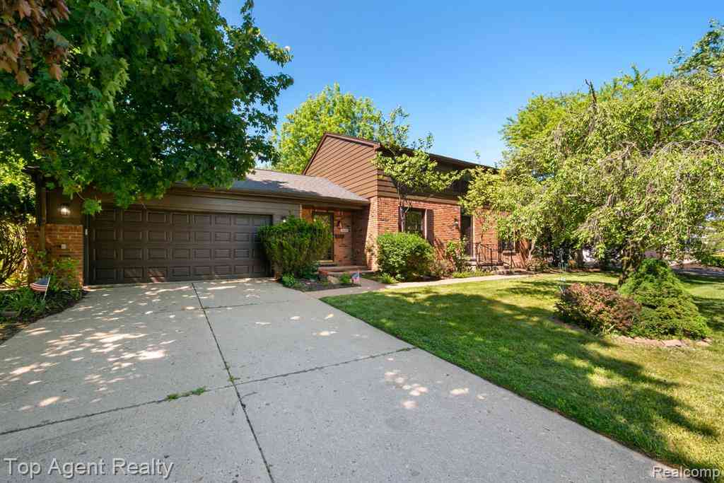 Homes For Sale - 6525 Little Turkey Run <br/> Utica, MI 48317