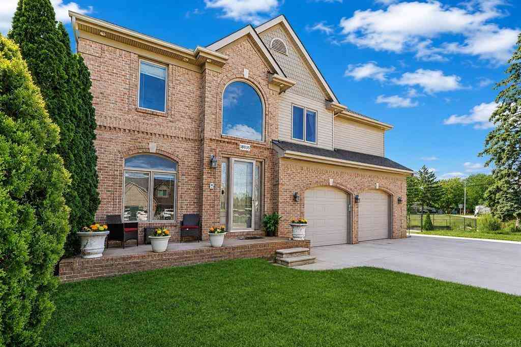 Homes For Sale - 38035 Pointe Rosa Street <br/> Harrison Township, MI 48045