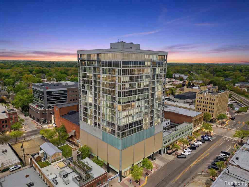 Condo For Rent - 432 S Washington Avenue  #905<br/> Royal Oak, MI 48067