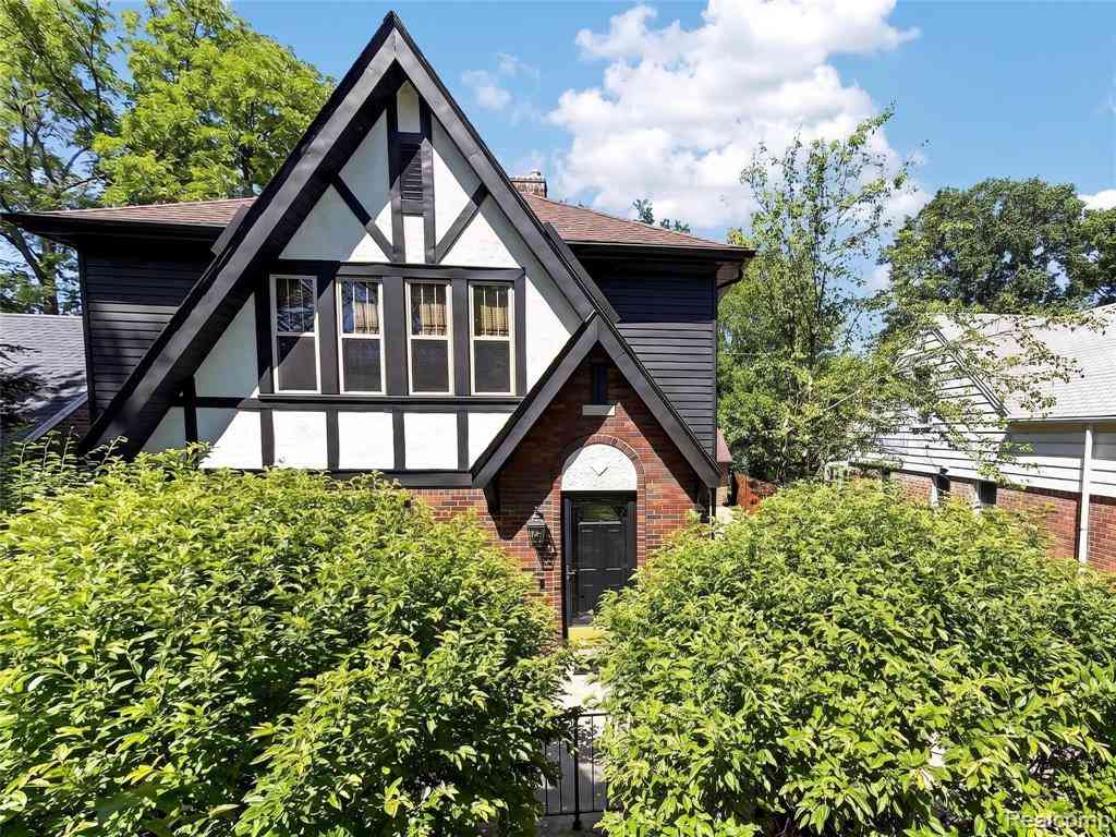 Homes For Sale - 108 Maplefield Road <br/> Oakland County, Pleasant Ridge, MI 48069