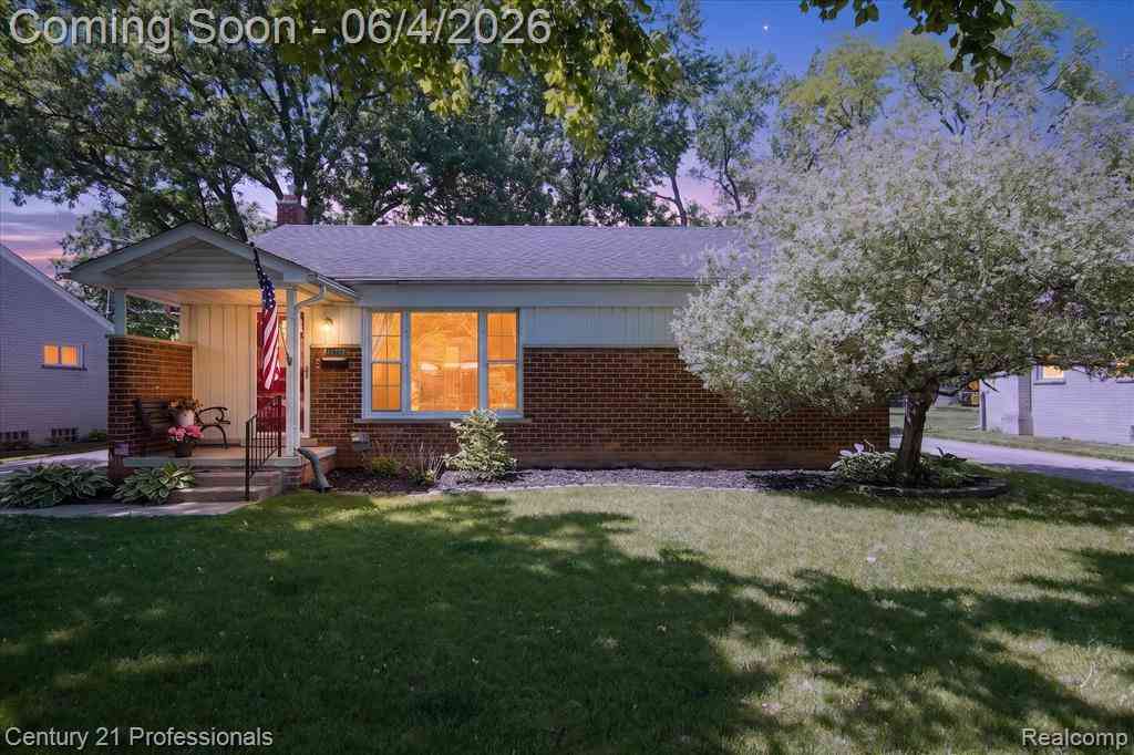 Homes For Sale - 31772 Folkstone Drive <br/> Oakland County, Farmington, MI 48336