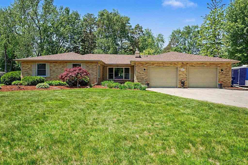 Homes For Sale - 1825 Coolidge Avenue <br/> Saginaw, MI 48638