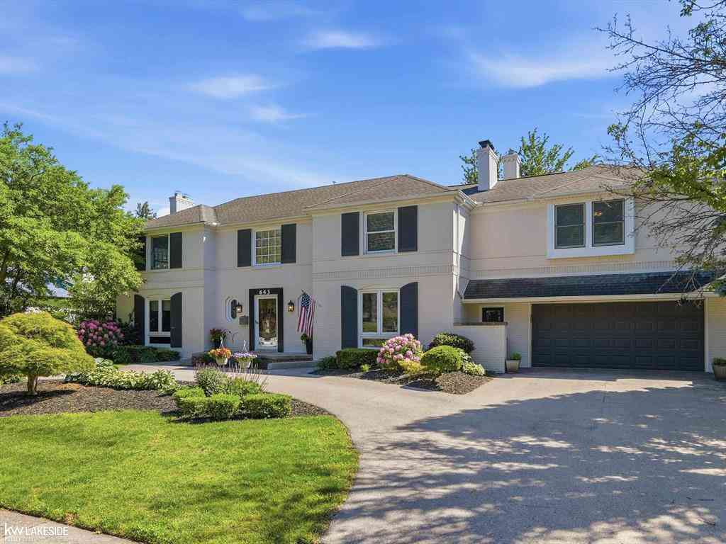 Homes For Sale - 643 Lochmoor Boulevard <br/> Wayne County, Grosse Pointe Woods, MI 48236