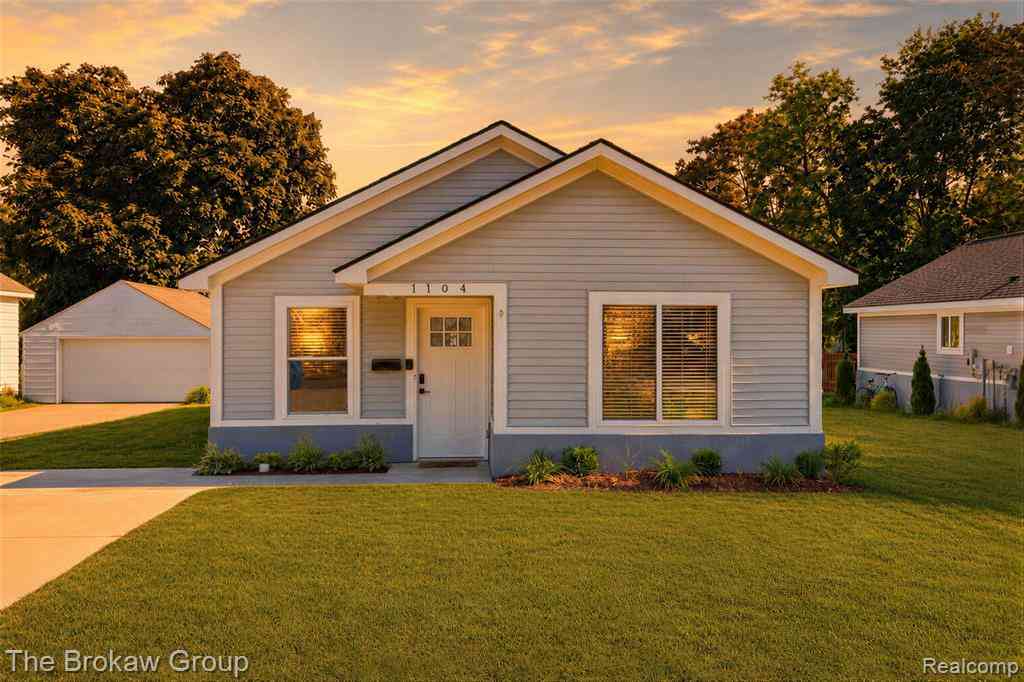 Homes For Sale - 1104 Lasalle Avenue <br/> Oakland County, Waterford, MI 48328