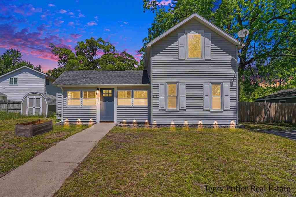 Homes For Sale - 416 Pine Street <br/> Fruitport, MI 49415