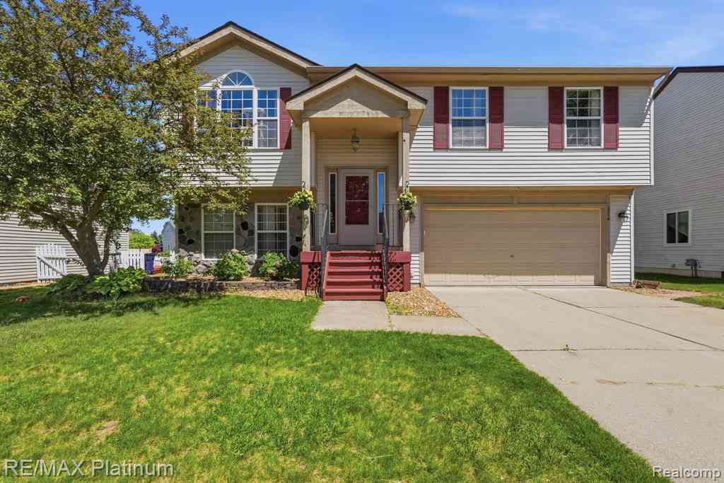 Homes For Sale - 1714 Newgate Lane <br/> Howell, MI 48843