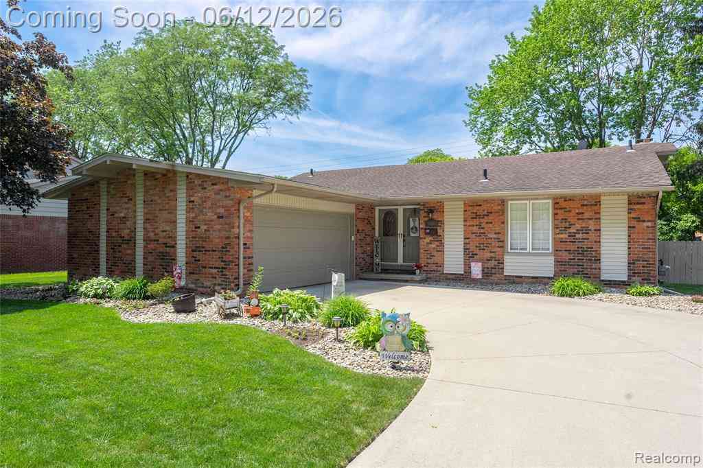 Homes For Sale - 18481 Westbrook Drive <br/> Livonia, MI 48152