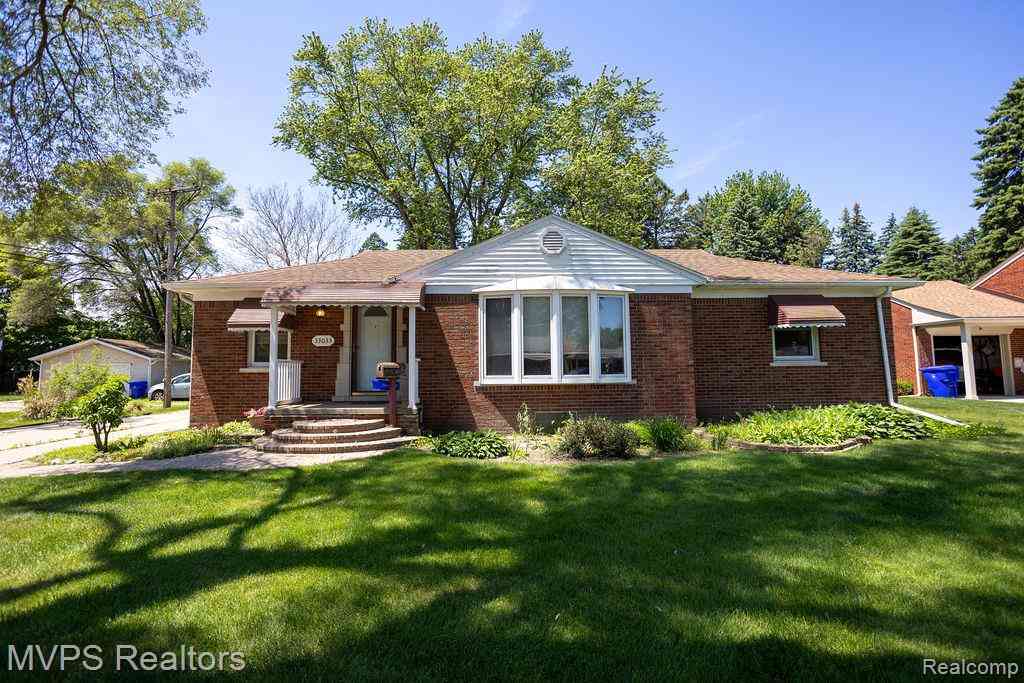 Homes For Sale - 33033 Edgegrove  <br/> Fraser, MI 48026