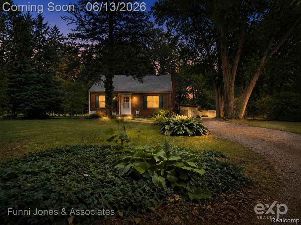 Homes For Sale - 9552 Wayne Road <br/> Livonia, MI 48150