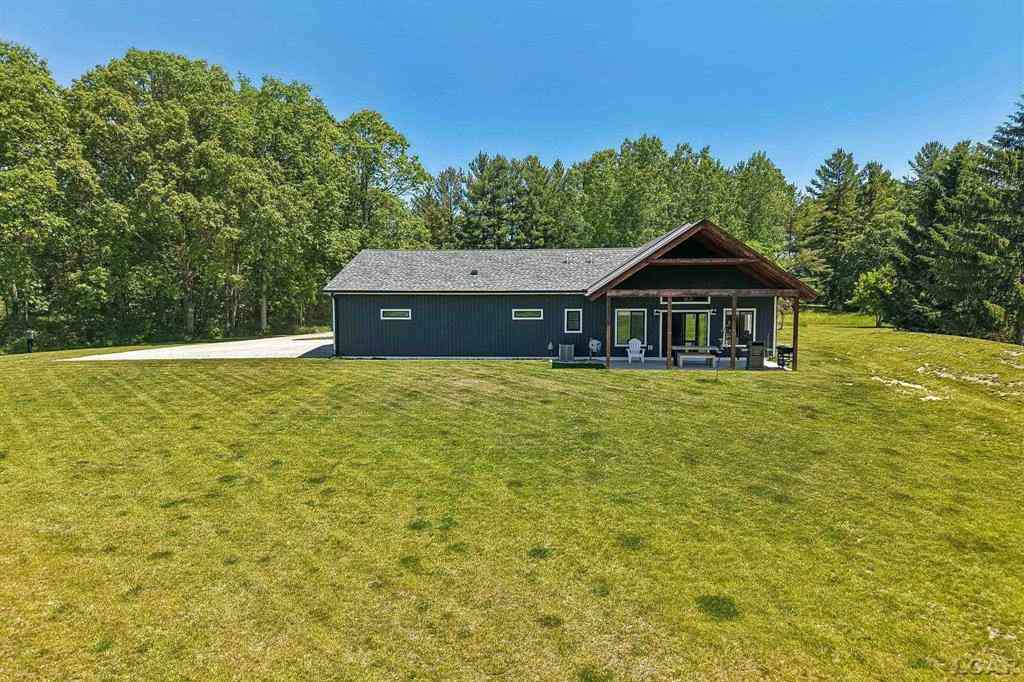 Homes For Sale - 20785 Hogan Road <br/> Manchester, MI 48158