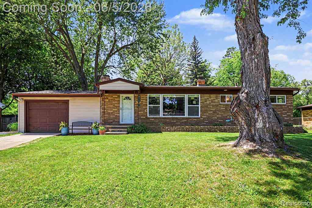 Homes For Sale - 5603 Hallendale Road <br/> Ingham County, Haslett, MI 48840