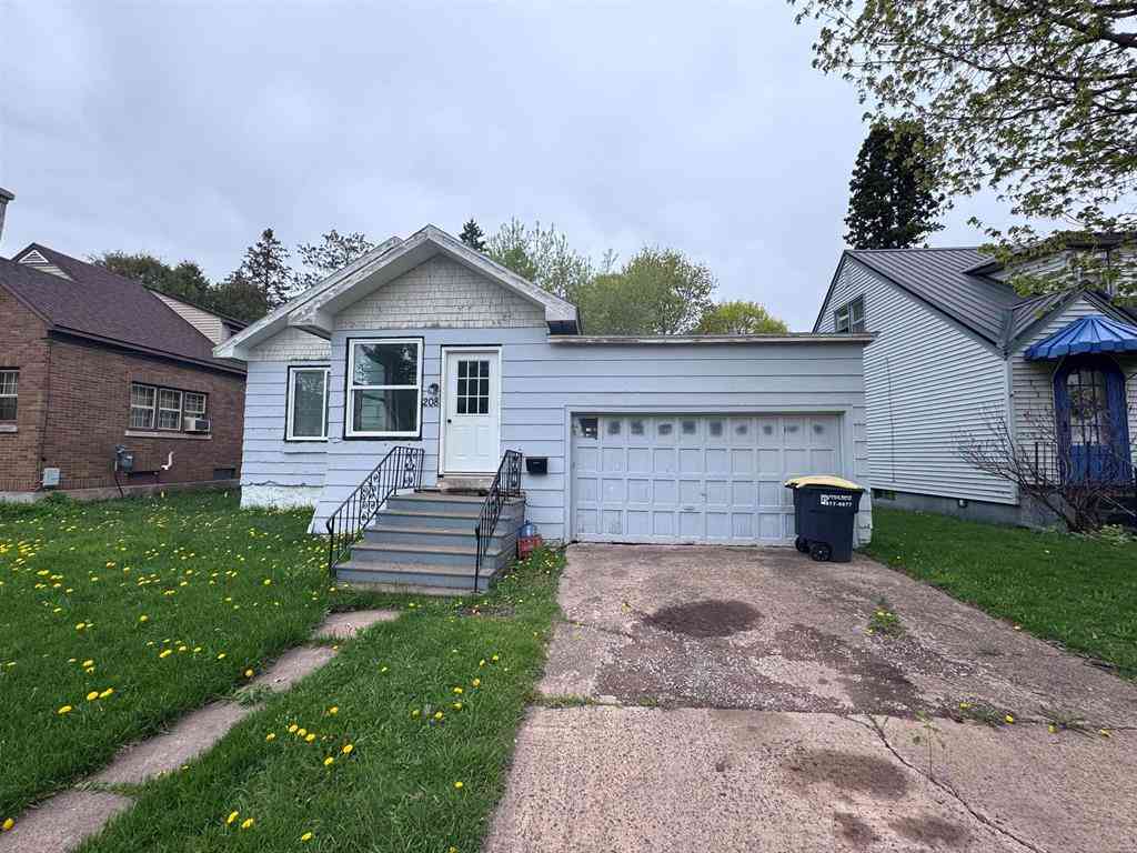 Homes For Sale - 208 E Ridge Street <br/> Ironwood, MI 49938