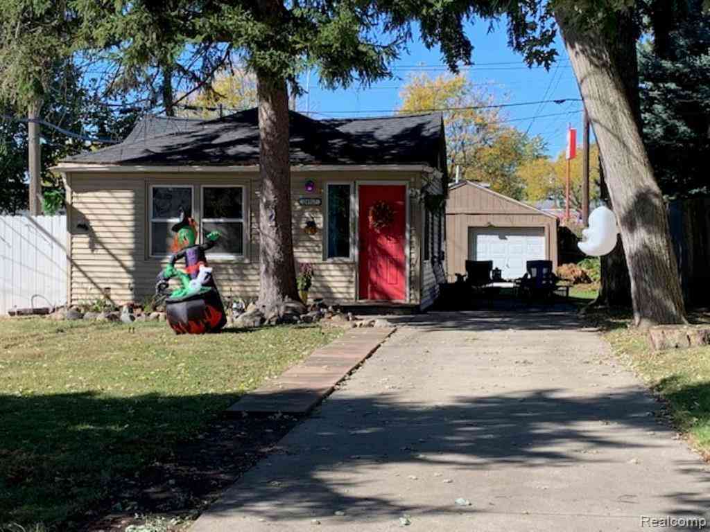 Homes For Sale - 24917 Frederick Street <br/> Macomb County, Saint Clair Shores, MI 48080