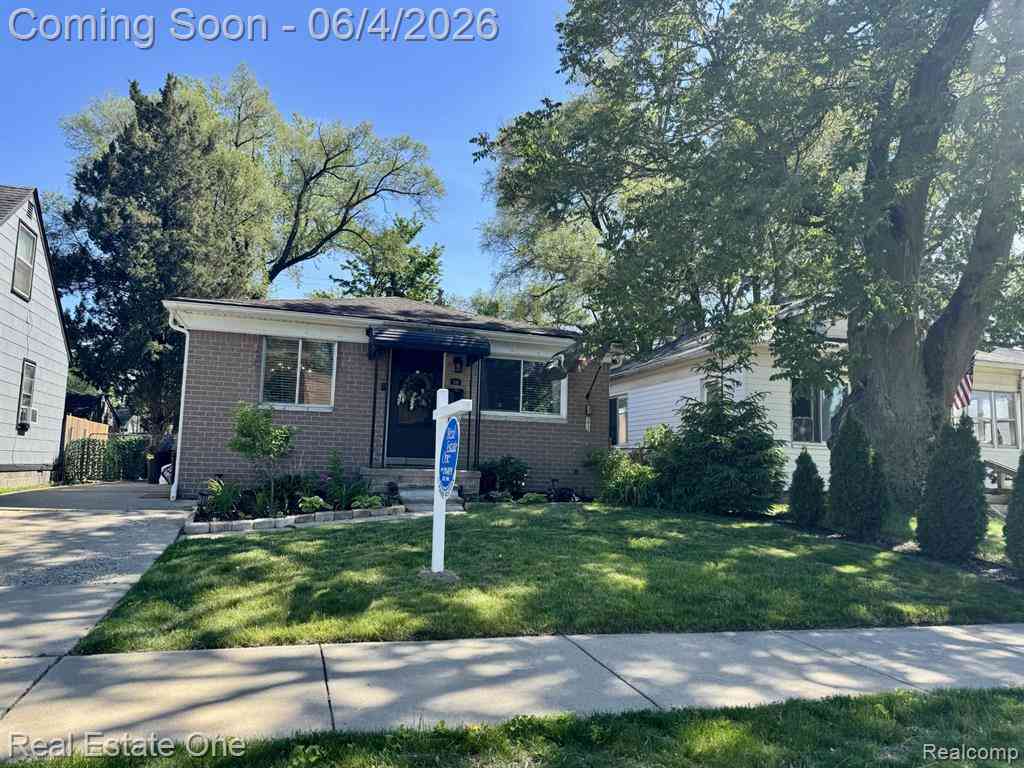 Homes For Sale - 311 W Brockton Avenue <br/> Oakland County, Madison Heights, MI 48071