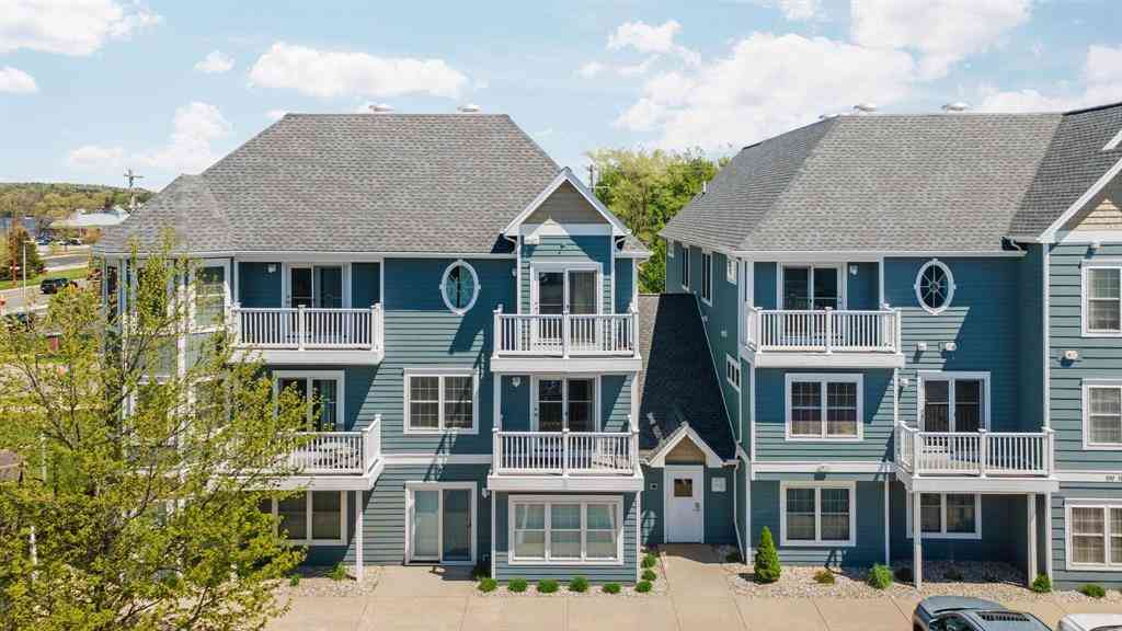 Condo For Sale - 100 Hope Street <br/> Traverse City, MI 49684