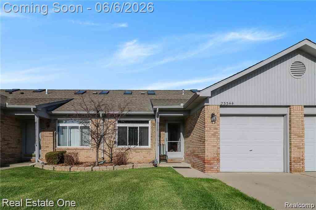 Condo For Sale - 23344 Bunte Court  #43<br/> Wayne County, Trenton, MI 48183