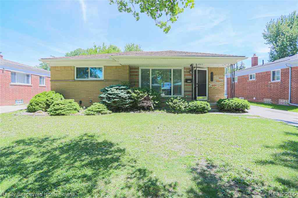 Homes For Sale - 28806 Rockwood Street <br/> Macomb County, Saint Clair Shores, MI 48081